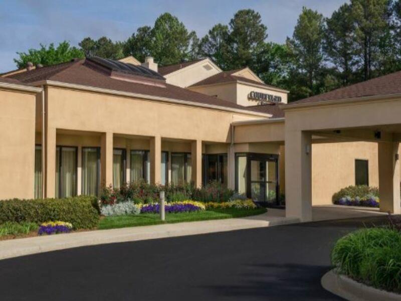 Courtyard By Marriott Raleigh Hotel